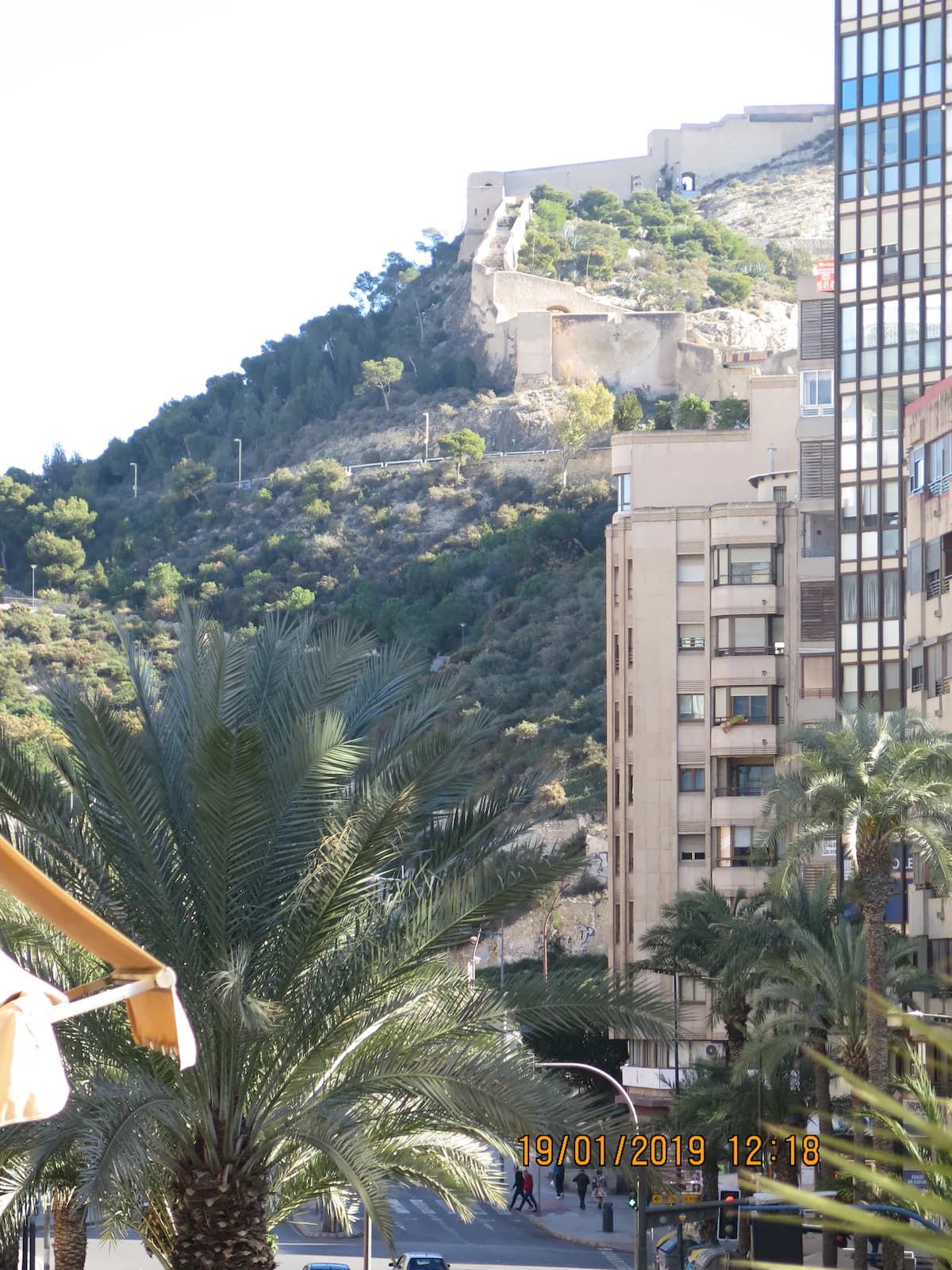 Alfonso Central Alicante | 4-Bedroom City Apartment — photo 2